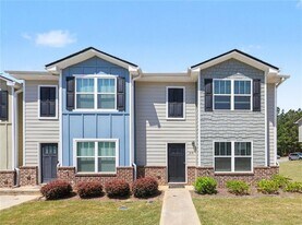 319 Ashigan St in Union City, GA - Building Photo