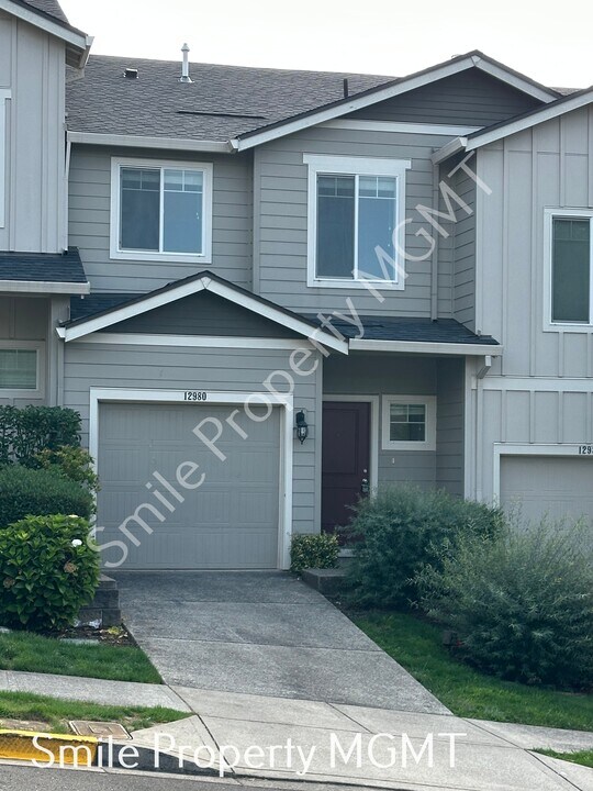12980 SE 155th Ave in Happy Valley, OR - Building Photo