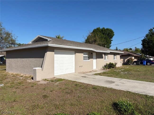 6192 Markland Ave in Ft. Myers, FL - Building Photo - Building Photo