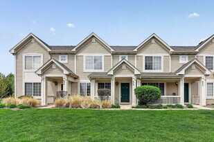 644 Lincoln Station Dr in Oswego, IL - Building Photo