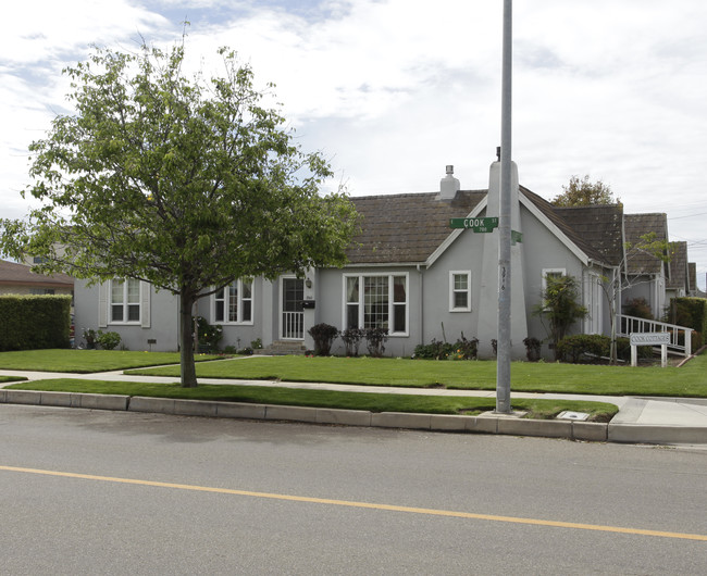 700 E Cook St in Santa Maria, CA - Building Photo - Building Photo