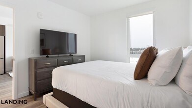 8511 15th Ave NW, Unit 429 in Seattle, WA - Building Photo - Building Photo