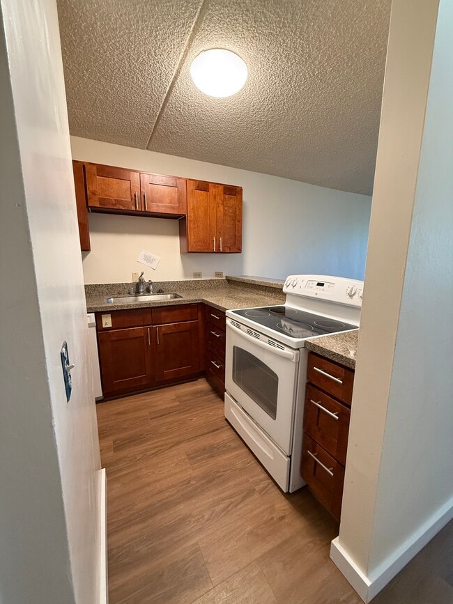 property at 75-5865-5865 Walua Rd