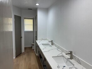 24114 Spring Gum Dr in Spring, TX - Building Photo - Building Photo
