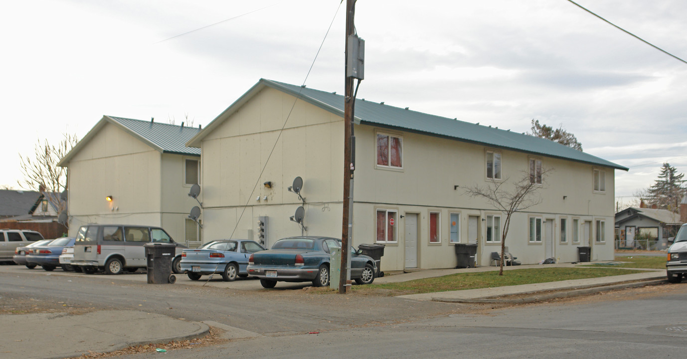 408 Cherry Ave in Yakima, WA - Building Photo