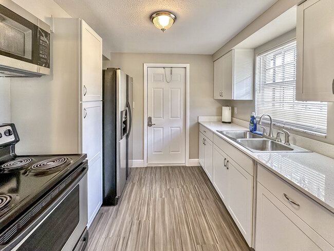 property at 4811 E Curtis St