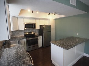 8938 N Plaza in Austin, TX - Building Photo - Building Photo
