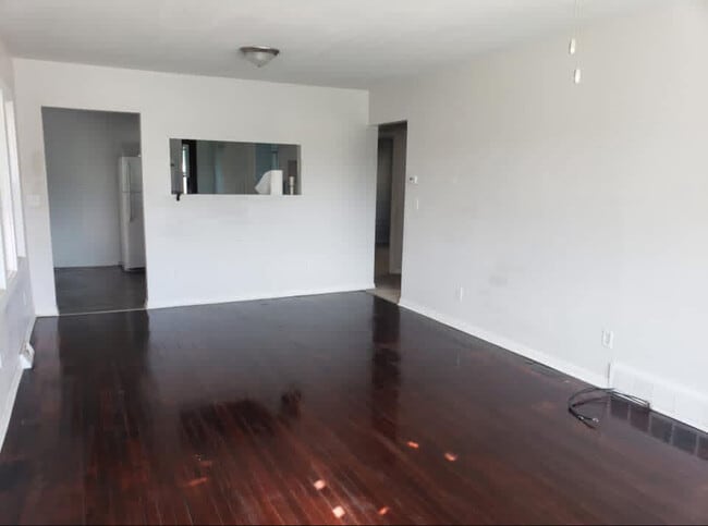 2802 S Chicago Ave in South Milwaukee, WI - Building Photo - Building Photo