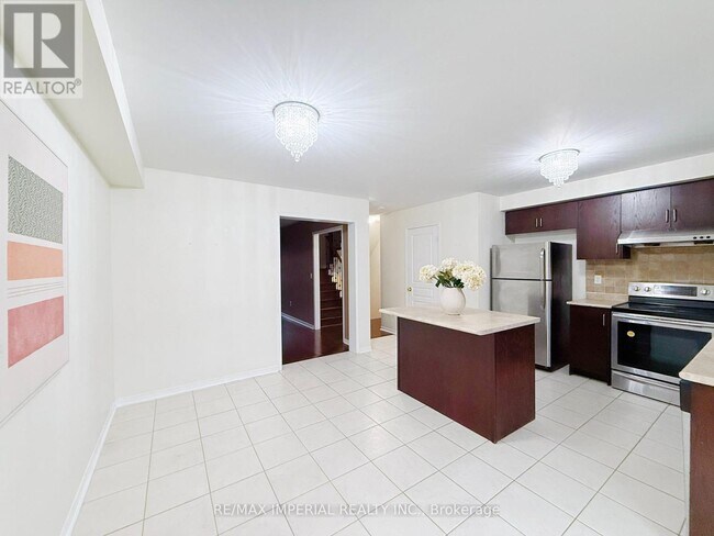 2178 Fiddlers Way in Oakville, ON - Building Photo - Building Photo