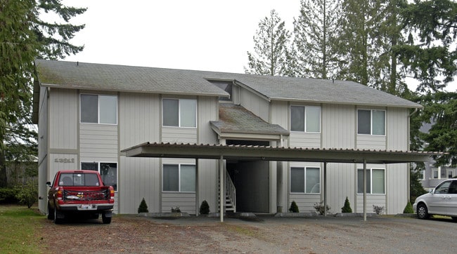 13212 98th Ave. Ct E in Puyallup, WA - Foto de edificio - Building Photo