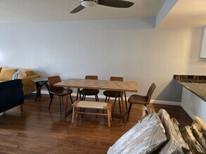 6960 Hyde Park Dr in San Diego, CA - Building Photo - Building Photo