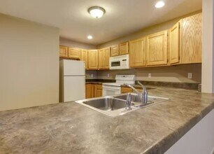 3446 Stoneway Ct in Champaign, IL - Building Photo - Building Photo