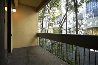366 Staten Ave in Oakland, CA - Building Photo - Building Photo