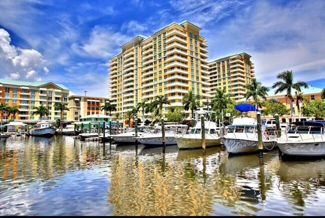 property at 700 E Boynton Beach Blvd