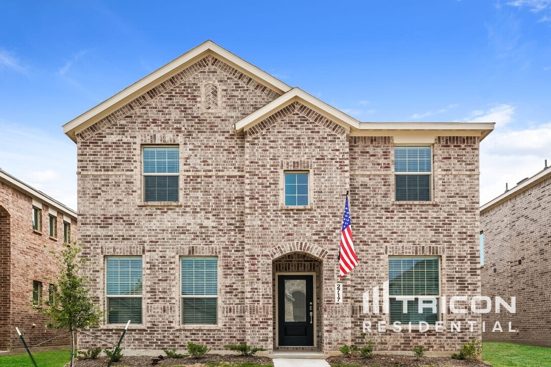 2717 Brushy Lk Dr in Fort Worth, TX - Building Photo