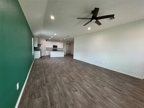 2216 Laurel Bloom Ln in Sealy, TX - Building Photo - Building Photo