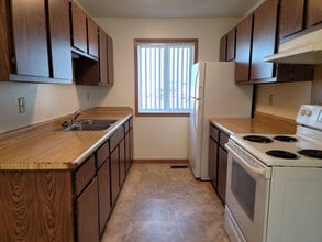 Homestead Townhouses in Winner, SD - Foto de edificio - Building Photo