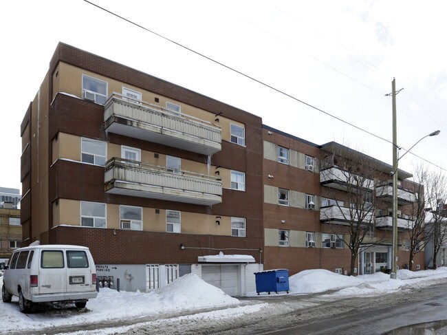 Centa Apartments in Ottawa, ON - Building Photo - Primary Photo