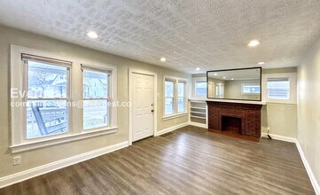 1098 E 17th Ave in Columbus, OH - Building Photo - Building Photo