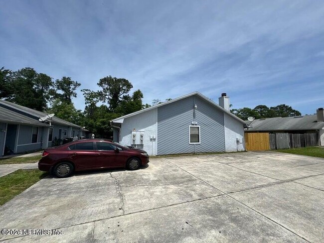 property at 7623 Indian Lakes Dr
