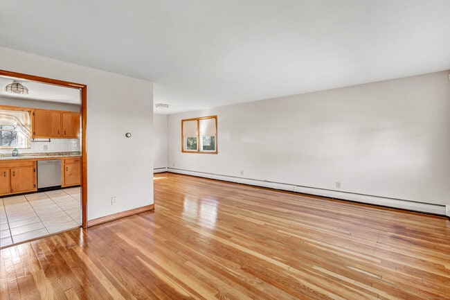 27 Ranch Dr in Bridgeport, CT - Building Photo - Building Photo