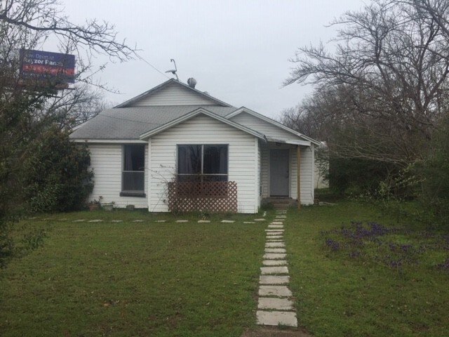 920 Lindsey St in Denton, TX - Building Photo