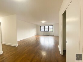 E 88th St in New York, NY - Building Photo