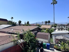 1010 Orange Grove Ave, Unit D in Glendale, CA - Building Photo - Building Photo