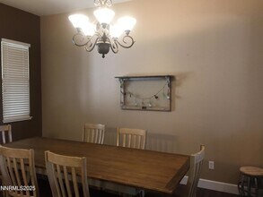 5939 Quintessa Ct in Sparks, NV - Building Photo - Building Photo