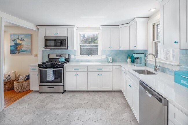 203 Northern Ave in Newbury, MA - Building Photo - Building Photo