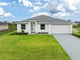 420 NW 18th Pl in Cape Coral, FL - Building Photo