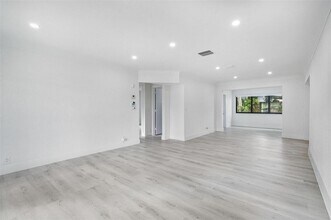 1720 N 25th Ave in Hollywood, FL - Building Photo - Building Photo