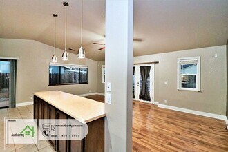 1947 Mary Lake Dr in Redding, CA - Building Photo - Building Photo