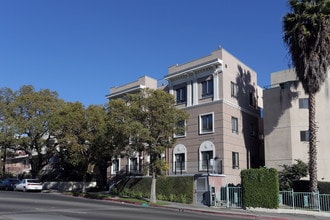 Hoover Street Apartments in Los Angeles, CA - Foto de edificio - Building Photo