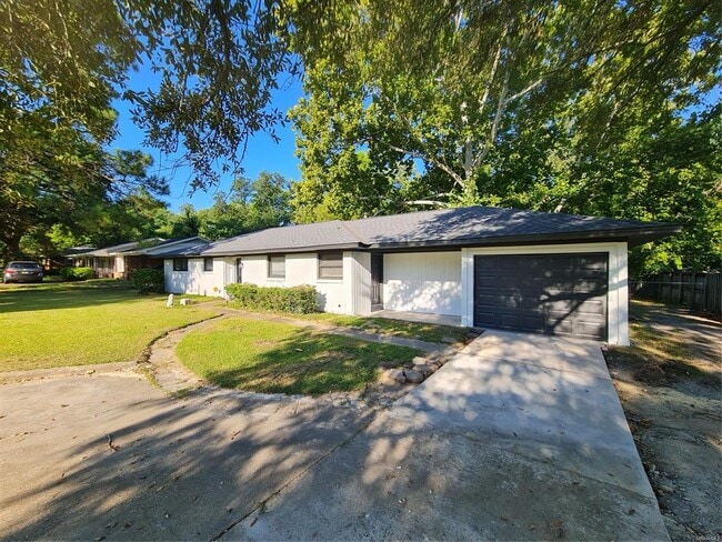 property at 2634 Fairmont Rd