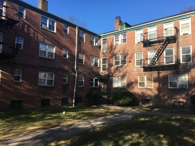 Nice one bedroom apt in quiet location