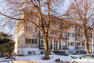 7750 Des Ormeaux Av in Montréal, QC - Building Photo