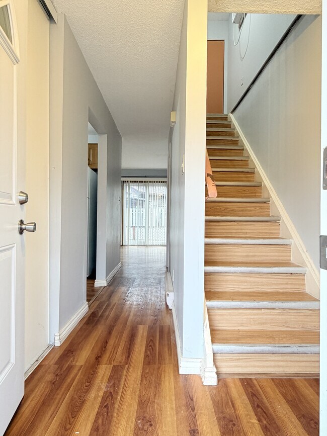 8401 Darlington Crescent in Windsor, ON - Building Photo - Building Photo