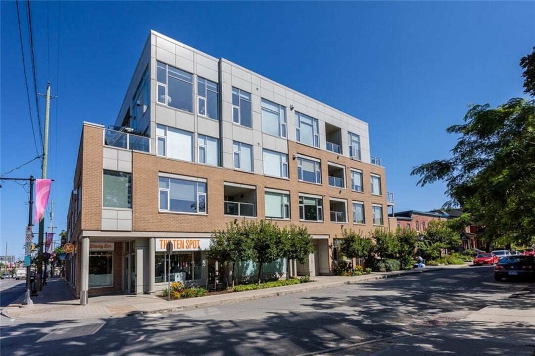 235 Patterson Ave in Ottawa, ON - Building Photo