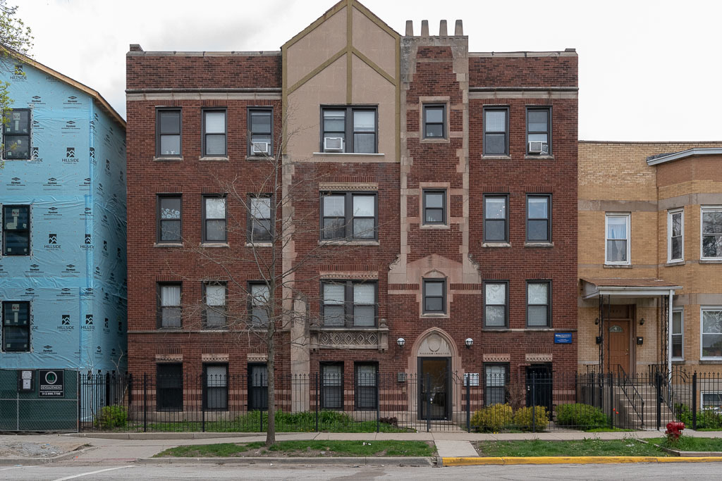 2837 W Palmer in Chicago, IL - Building Photo
