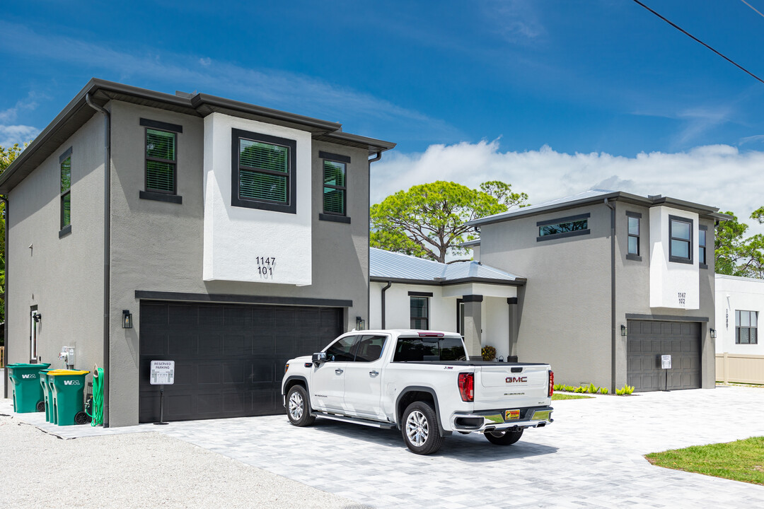 Twin Palms in Naples, FL - Foto de edificio