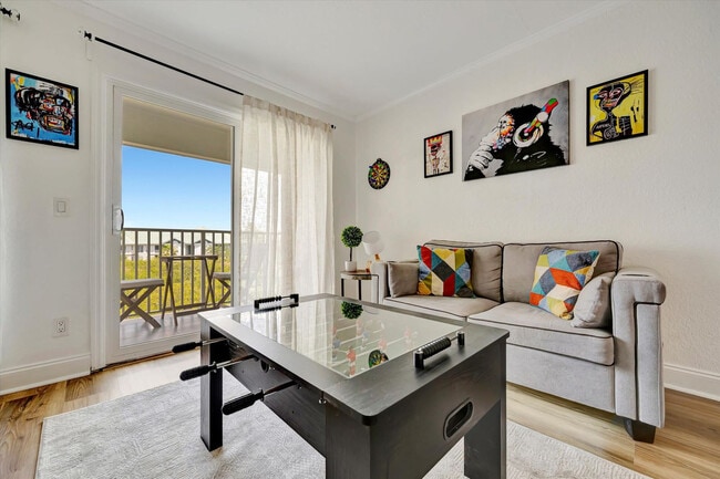 2506 N Rocky Point Dr in Tampa, FL - Foto de edificio - Building Photo