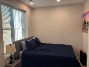 2556 University Pl NW, Unit 2 in Washington, DC - Foto de edificio - Building Photo