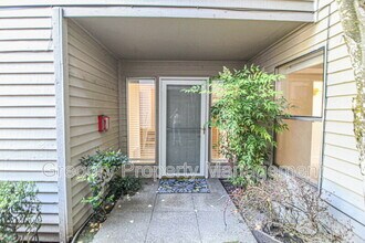 7250 Old Redmond Rd in Redmond, WA - Building Photo - Building Photo