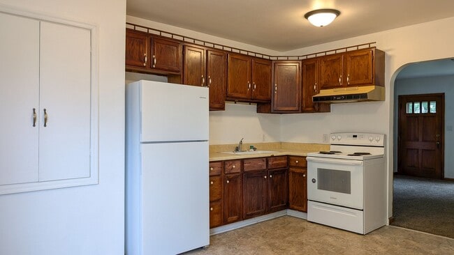 704 Hickory St in Creston, IA - Building Photo - Building Photo