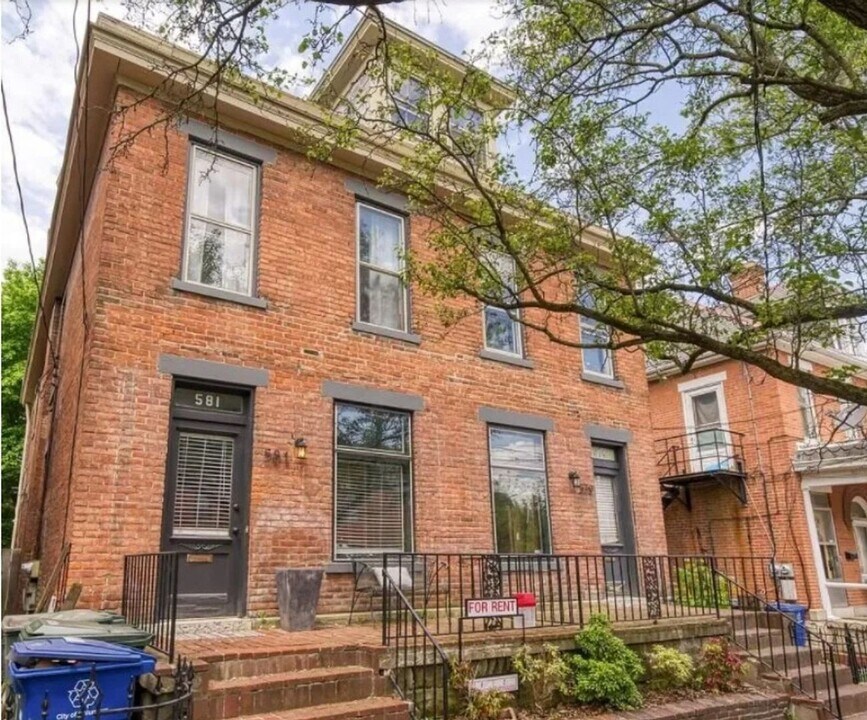 577 City Park Ave in Columbus, OH - Building Photo