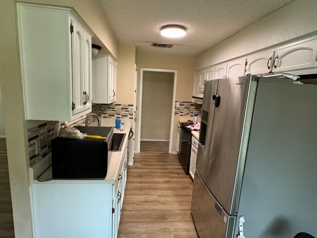 310 W Wetz St in Marion, TX - Building Photo - Building Photo