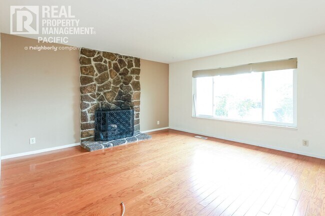 5229 Saddle Brook Dr in Oakland, CA - Foto de edificio - Building Photo