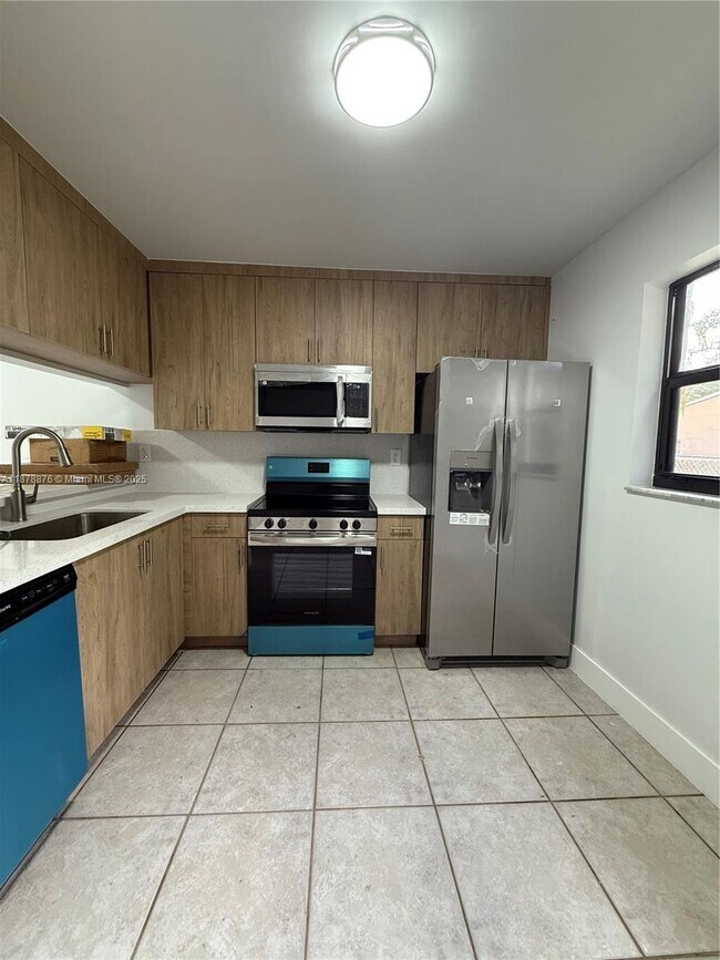 1175 SW 16th Ave in Fort Lauderdale, FL - Building Photo - Building Photo