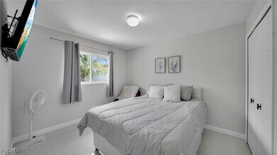 221 NE 23rd Ave in Cape Coral, FL - Building Photo - Building Photo